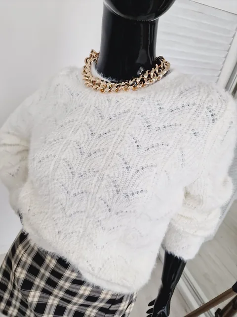 AĹĽurkowy sweter C093